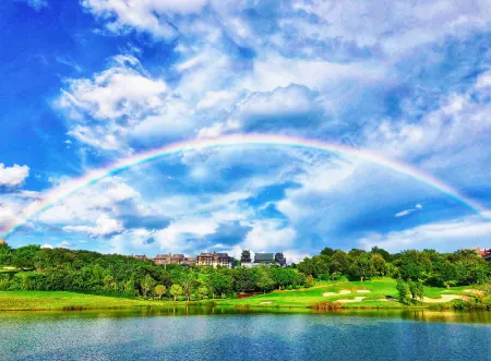 Qiuhai Hanshe Homestay Отели в г. Менхай