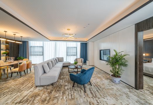 Golden °R Hotel(Shenlongcheng Store of Municipal People's Government) Hotel Overview