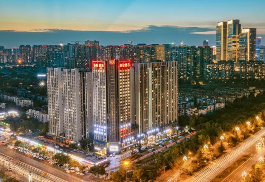 海伦酒店（成都世纪城会展中心华府大道地铁站店）外景图