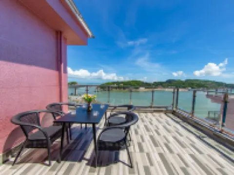 Wenzhou Yuxiang Yijia Guesthouse Hotels near Xiandie Rock