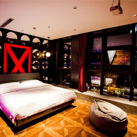 BONDING Love Hotel