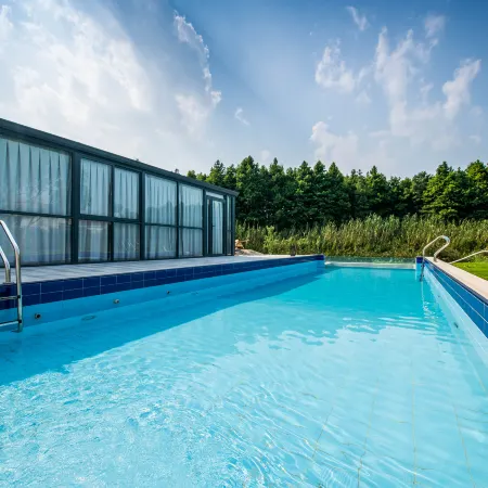 Qinyuan Lake View Pool Villa