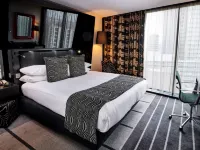 Crowne Plaza MANCHESTER CITY CENTRE by IHG 체담 도서관 주변 호텔