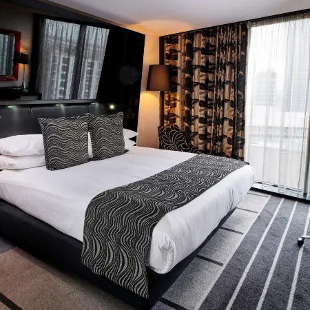 Crowne Plaza MANCHESTER CITY CENTRE by IHG Отели рядом с достопримечательностью «Развлекательный центр Printworks»