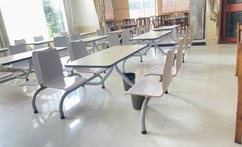 Junyi Select Hotel (Yinan Zhisheng Tangquan store)