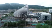 안투 웨이나 국제 온천 호텔 Beihua University Foreign Language College 주변 호텔