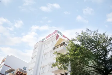 Duong Chau Hotel Отели рядом с достопримечательностью «Nhà thờ Phêro-Gx Tân mai»