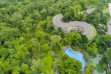 GuangYueShang Collection Laomumian Hotel (Detian Waterfall) Отели рядом с достопримечательностью «Detian Transnational Waterfall Scenic Spot»