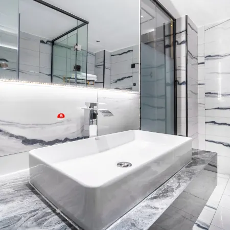 Boyu Zhenyue Hotel (Long'an Sanzhong Branch)