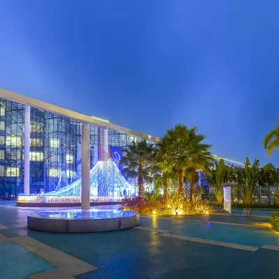 Sanya Ocean Exploration World Conference Training Center Отели рядом с достопримечательностью «Храм Наньшань»