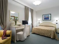 Hotel Carlton Capri Hotels near Teatro Malibran