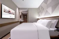 Borrman Hotel (Yulin Pedestrian Street Jincheng Center) - Esports