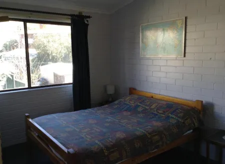 Alpha Centauri Townhouses Отели рядом с достопримечательностью «Сноуи Маунтинс Граммар Скул»