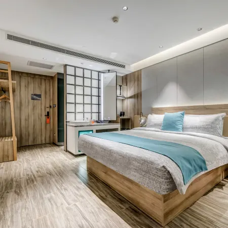 Yueweizhi Hotel (Baoding East Railway Station Heda New District Store)