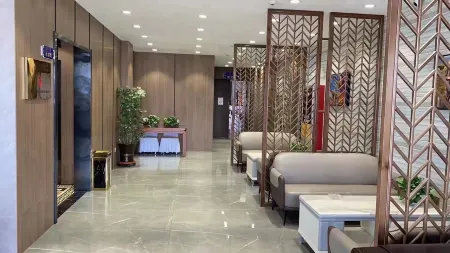 Huaying Hotel Отели в г. Чженланьци