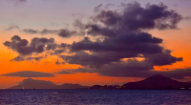 April Day Sea View Apartment