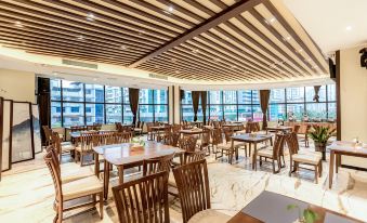 Yufeng Jade Hotel (Jianjiang Avenue Branch, Duyun City)