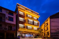 Shennongjia Yinyue B & B Hotels in Shennongjia