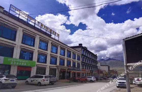 當雄啊媽啦迎福賓館