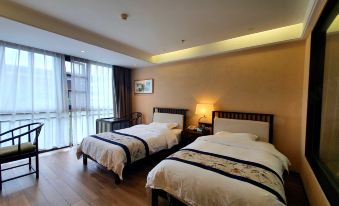 Mingyue Mountain Chancha Hot Spring Hotel