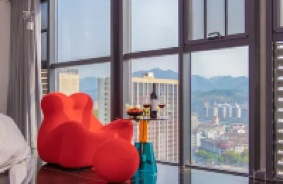 Sky ·Retreat  Hotel