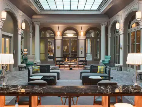 パリ・マリオット・オペラ・アンバサダーホテル パリのホテル