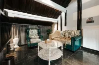 Yue Man Time · Qingshi Alley Luxury Vacation Boutique Stay (Langzhong Ancient City Huaguang Tower) - balcony