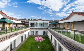 Laifeng Hotel (Lijiang Ancient City Branch)