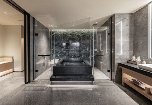 1. 징먼 슈앙취안 ..