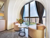 Huayang Hotel (Neijiang Wanda Plaza)