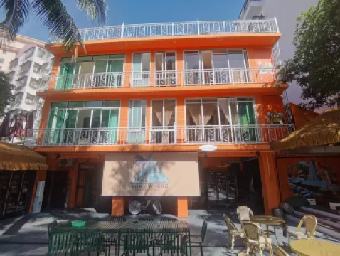 Mojue Youth Hostel (Dadonghai)