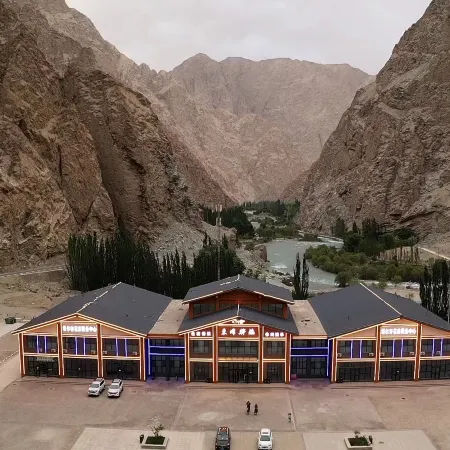 Tal Township Donggui Inn (Xinghuagu Visitor Center)