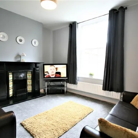 Nelson by the Docks Serviced Apartments by Roomsbooked