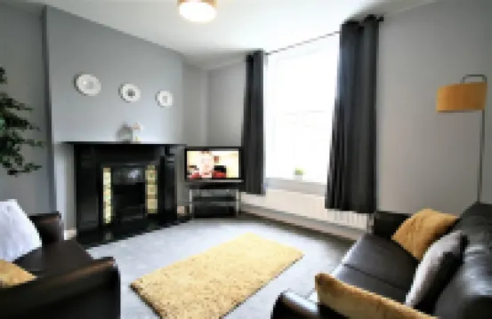 Nelson by the Docks Serviced Apartments by Roomsbooked
