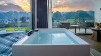 Yueqili · Zhixi Homestay (Shangnahui Branch, Wanfenglin Scenic Area, Xingyi) - Hot Tub