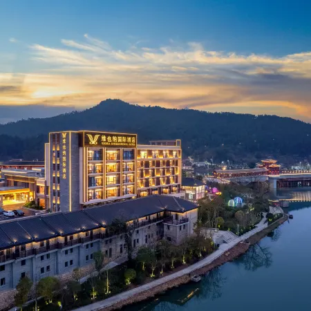 Vienna International Hotel (Zhangzhou Huichang Drama Town)
