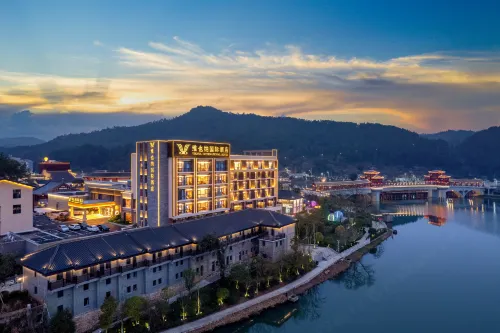 Vienna International Hotel (Zhangzhou Huichang Drama Town) Hotels in Huichang