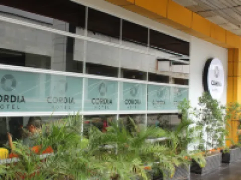 科迪亞酒店馬卡薩爾機場 馬羅斯縣酒店