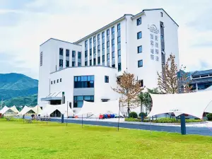 Lusheng Yujian Resort Hotel (Shengxianli)