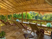 ภูทิพย์ธารารีสอร์ท โรงแรมในอำเภอ ขลุง