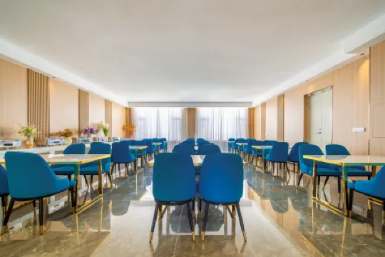 STAR INTERNATIONAL HOTEL