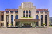 Orange Hotel (Lianshui Wuyue Square Branch) Отели рядом с достопримечательностью «Храм Янь Цуй»