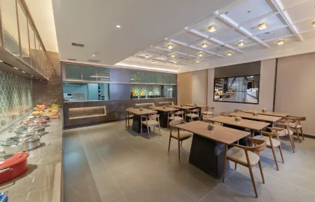 Madison Hotel Shijiazhuang Railway Station Отели рядом с достопримечательностью «Hebei University of Science and Technology»