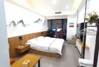 Feiyu E-Sports Hotel (Leshan Wanda Plaza)