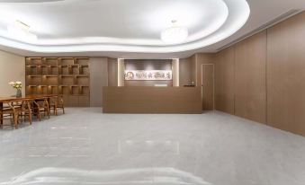 Minghu Yunduo Hotel (Daming Lake Chaoran Tower)