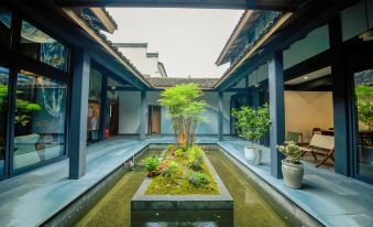 Lanwu X-Space Guesthouse (Huangshan Xixinan Ancient Village Branch)