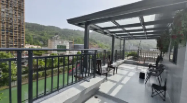 Xuanyan Moonlight Lodge