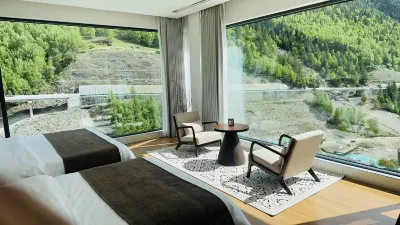 Ten miles of mountains and rivers light luxury B&B (Siguniang Mountain)