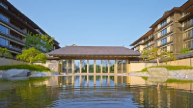 Da Nianhua Bay Dayouqiu · Youju