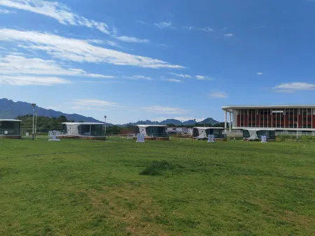 Fuyang Capsule Hotel Camping Hotel (Laiyuan Qishan) Отели в г. Лайюань